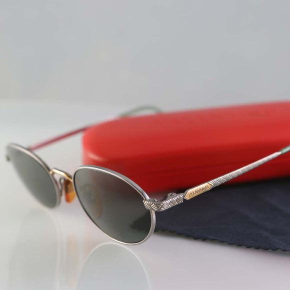 Valentino sunglasses +case made in Italy